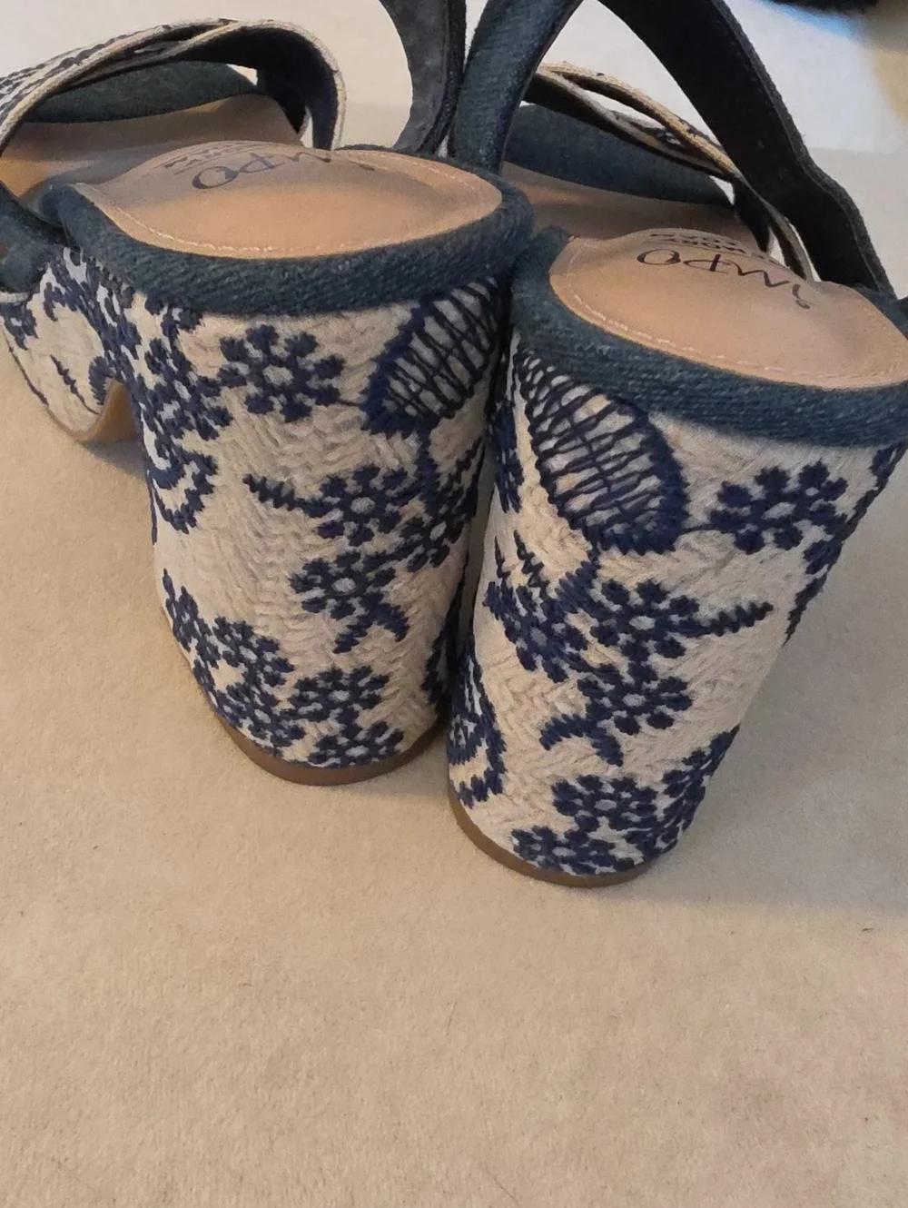 IMPO SZ 9 Navy Blue and Cream Embroidered Wedge Sandals LIKE NEW